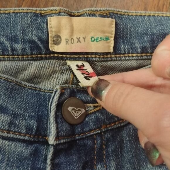 Roxy Junior's Sz 3 Light Wash Denim Jeans Straight Leg 5 Pocket Style M473186V2 - Picture 5 of 6